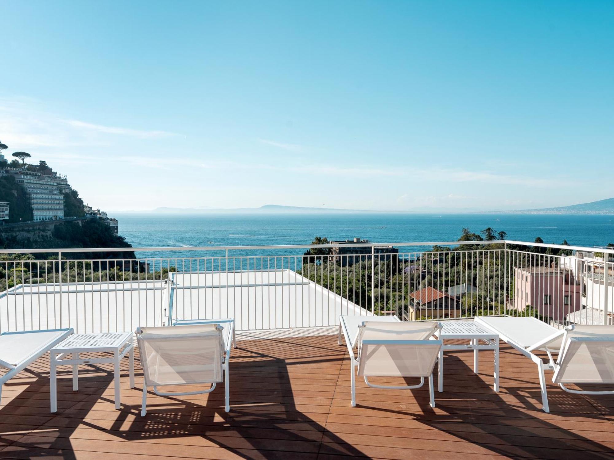 Hotel Tirrenia 3*